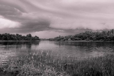 Güzel göl manzarası 