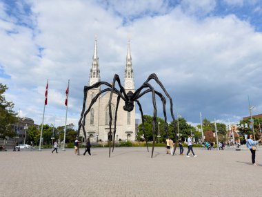 Montreal, Kanada - Ekim 31, 2. 018: Montreal, Quebec 'teki Madam Anıtı.