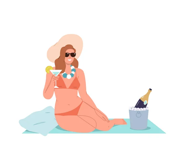 穿着时尚比基尼泳衣的优雅女人穿着日光浴 坐在毛毯上喝着马丁尼鸡尾酒酒精饮料 休息在海滩病媒插画上 海滨休闲活动概念 — 图库矢量图片