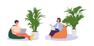 Çevre dostu rahat iş yerindeki dizüstü bilgisayarla çalışan mutlu erkek ve kadın çizgi film karakterleri beyaz arka planda izole edilmiş vektör illüstrasyonları açık hava işbirliği ofisi.