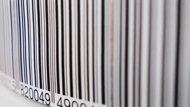 Retail Label Barcode Scanning Close Weergave — Stockvideo