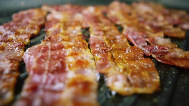 Slices Crispy Hot Bacon Preparing Bacon Rashers Barbecue Grill — Stock Video