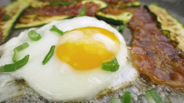 Easy Fried Egg Bacon Zucchini Breakfast — Stock Video