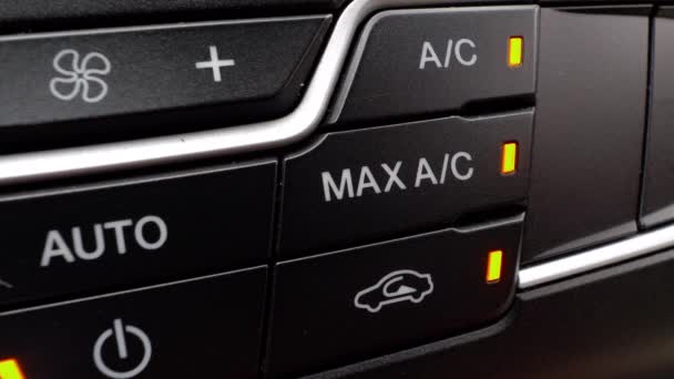 Desligue Condicionado Carro Driver Pressione Botão Painel Controle Automóveis — Vídeo de Stock
