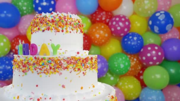 Ciasto Świeczkami Urodzinowymi Obrót Pętli Bez Szwu — Wideo stockowe