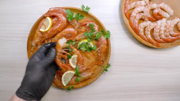 Chef Removes Shell Legs Red Shrimp Peeling Fresh Prawn Hands — Stock Video