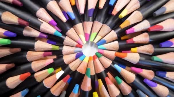 Kolorowe Ołówki Rysowania Zestaw Ołówków Drewnianych Wielokolorowymi Rdzeniami — Wideo stockowe
