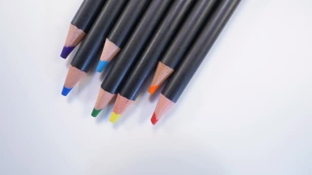 Lápices Color Madera Lápices Colores Para Dibujar Sobre Fondo Blanco — Vídeos de Stock