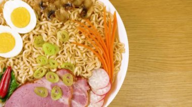 Geleneksel Japon çorbası manzarası.