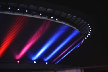 Kırmızı ve maviyle aydınlatılmış, Spodek Katowice, Polonya