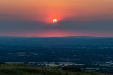 South Downs 'taki Ditchling Beacon' dan gün batımı manzarası