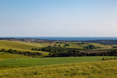 Güney Downs Yolu boyunca Ditchling Beacon 'dan Brighton' a doğru bir manzara