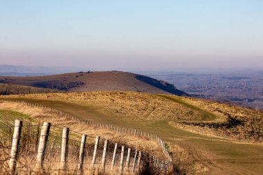 Sussex 'teki Ditchling Beacon' a bakan, Ocak ayının güneşli bir gününde