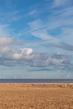 Kumlu sahilde denize doğru, the the Skegness at the Hughnshire coast
