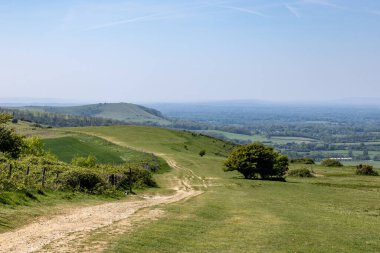 Sussex 'te bahar günü terk eden deniz feneri
