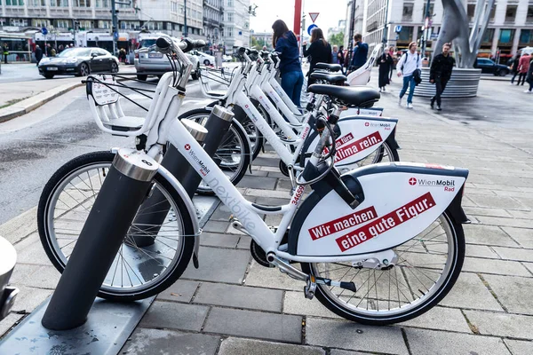 Viena Austria Octubre 2022 Una Fila Bicicletas Eléctricas Alquiler Con — Foto de Stock
