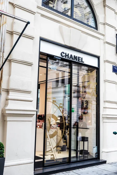 Viena Áustria Outubro 2022 Exibição Uma Chanel Loja Roupas Luxo — Fotografia de Stock