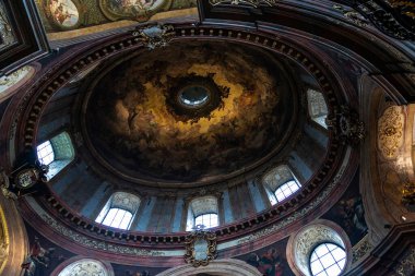 Viyana, Avusturya - 14 Ekim 2022: Innere Stadt, Avusturya 'daki Peterskirche veya St. Peter Kilisesi