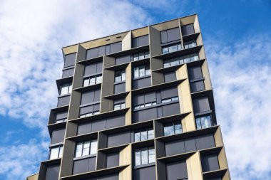 Belvedere Qutier, Viyana, Avusturya 'da modern bir gökdelenin cephesi