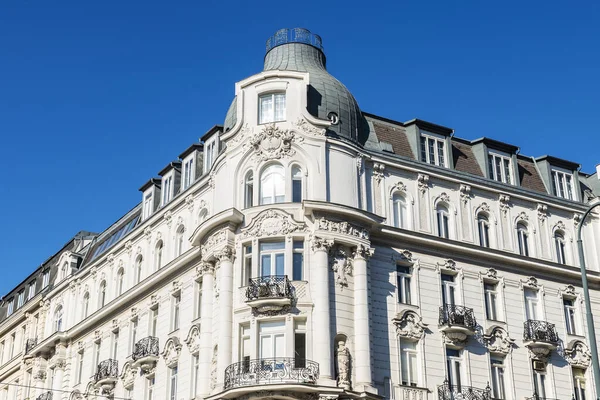 Fasad Gammal Klassisk Byggnad Med Statyer Innere Stadt Wien Österrike — Stockfoto