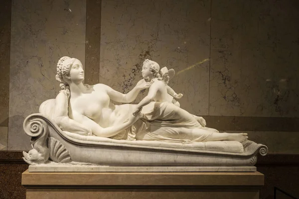 Відень Австрія Жовтня 2022 Мармурова Статуя Венери Амура Музею Мистецтв — стокове фото