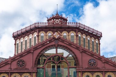 Mercat de Sant Antoni cephesi, Barcelona, Katalonya, İspanya 'da gıda pazarı