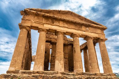 Valle dei Templi 'deki Concordia Tapınağı ya da Tapınaklar Vadisi, Agrigento, Sicilya, İtalya