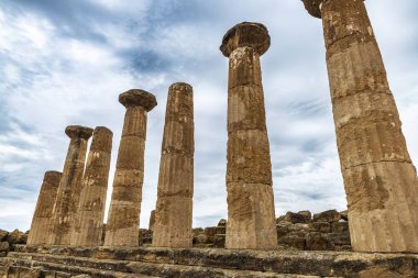 Herkül Tapınağı veya Valle dei Templi 'deki Herkül Tapınağı veya Tapınaklar Vadisi, Agrigento, Sicilya, İtalya