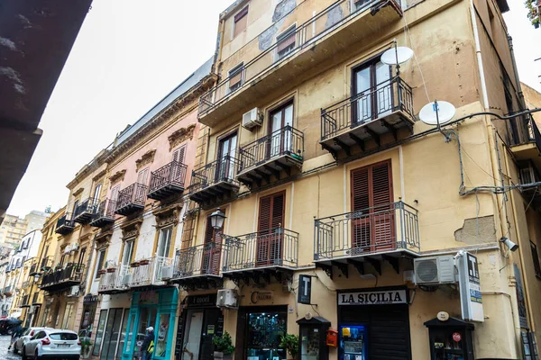 Agrigento Itálie Května 2023 Nákupní Ulice Starými Domy Starém Městě — Stock fotografie