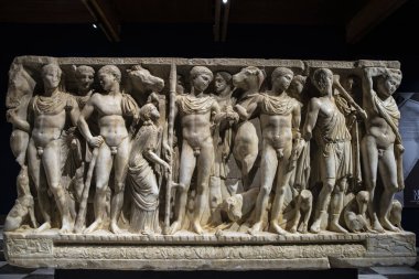 Agrigento, Sicilya, İtalya 'daki eski Agrigento kasabasındaki Saint Gerland Katedrali' nden Hippolytus ve Phaedra adlı lahit.,