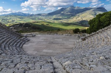 Yunanistan 'ın Trapani, Sicilya, İtalya ilindeki Segesta tiyatrosu