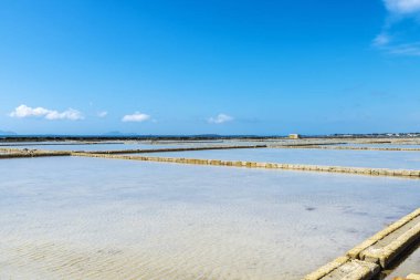 Marsala, Trapani, Sicilya, İtalya 'da tuz buharlaşma göletleri