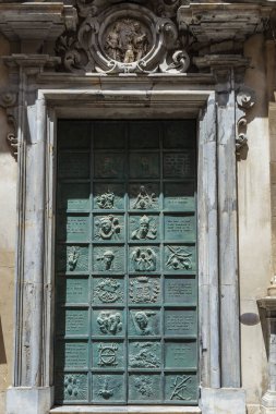 Eski Marsala, Trapani, Sicilya, İtalya 'daki Aziz Maria Dell' Itria Kilisesi ve Manastırı 'nın kapısı.,