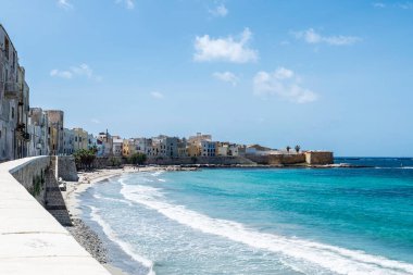 Marsala, Trapani, Sicilya, İtalya 'daki sahil ve gezinti güvertesi