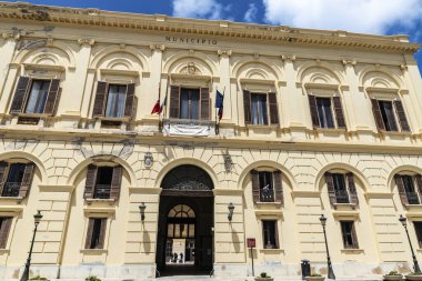 Marsala, İtalya - 11 Mayıs 2023: Eski Marsala, Trapani, Sicilya, İtalya 'daki Ali Sarayı cephesi