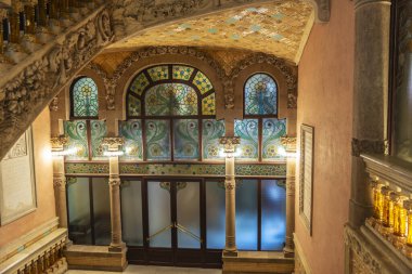 Palau de la Musica Catalana ya da Katalan müzik sarayı, Barcelona, İspanya 'da Lluis Domenech i Montaner tarafından tasarlanan konser salonu.