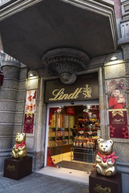 Barcelona, Spain - November 30, 2023: Display of a Lindt confectionery in Rambla de Catalunya, a shopping street of Barcelona, Catalonia, Spain 