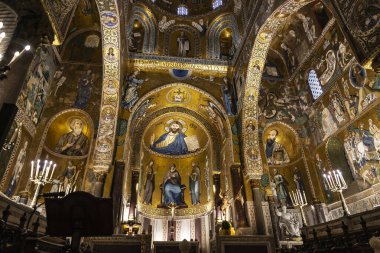 Palatine Şapeli 'nin Pantokrator' u veya İtalya 'nın Sicilya, Palermo kentindeki Cappella Palatina.