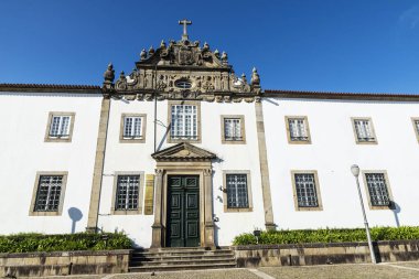 Pius XII Müzesi ve Seminario Conciliar de Sao Pedro e Sao Paulo veya eski Braga, Portekiz 'deki Aziz Peter ve Aziz Paul Papaz Okulu