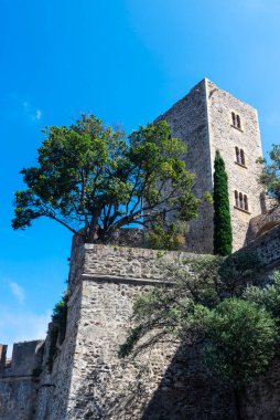 Fransa 'nın balıkçı köyündeki Royal de Collioure ya da Castell Reial de Cotlliure Şatosu