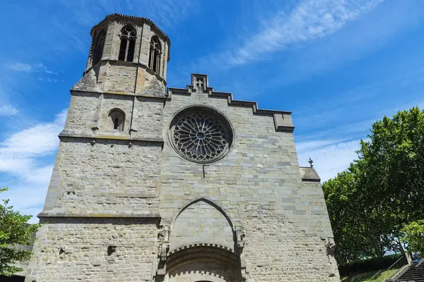 Carcassonne, Occitanie, Fransa 'daki Aziz Michael Katedrali cephesi