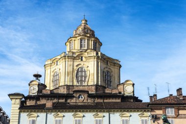 Torin 'de ya da Torino' da, Piedmont 'ta, İtalya' da San Lorenzo 'nun dalgalanmasının kubbesi.