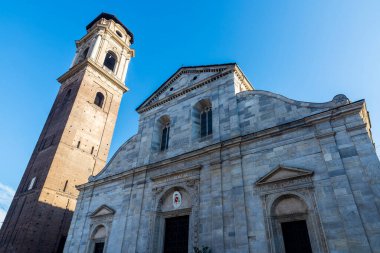 Katedral di San Giovanni Battista 'nın cephe ve çan kulesi ya da Torin' deki Aziz John veya Torino, Piedmont, İtalya