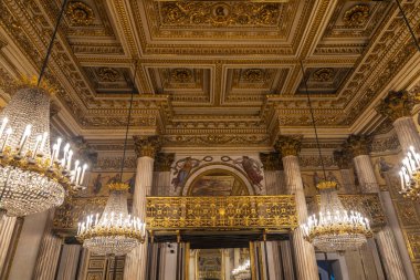 Torino, İtalya - 26 Kasım 2024: Torino, Piedmont, İtalya 'daki Palazzo Reale Sarayı veya Kraliyet Sarayı