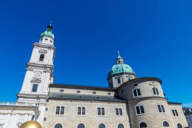 Avusturya 'nın Salzburg kentindeki Salzburg Katedrali' nin cephesi
