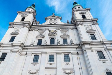 Avusturya 'nın Salzburg kentindeki Salzburg Katedrali' nin cephesi