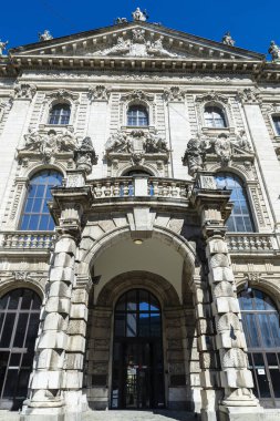 Münih, Almanya 'daki Adalet Sarayı veya Justizpalast Cephesi