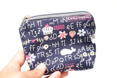 Alışveriş için güzel ve şirin bir çanta.