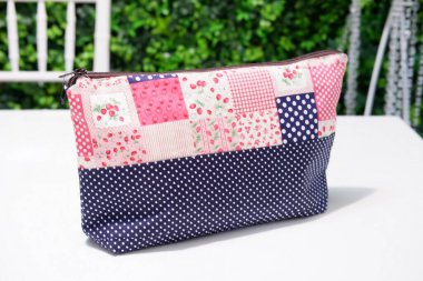 Alışveriş için güzel ve şirin bir çanta.