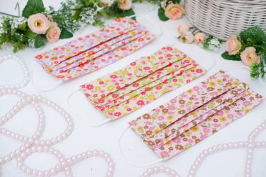 Arka plan olarak güzel desenli maskeler